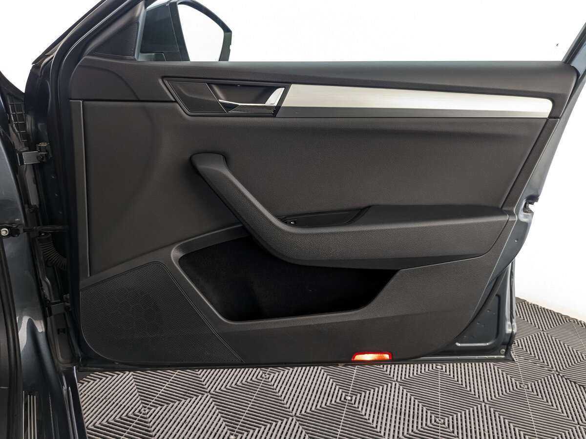 Купить Skoda Superb с пробегом. Фото: #19