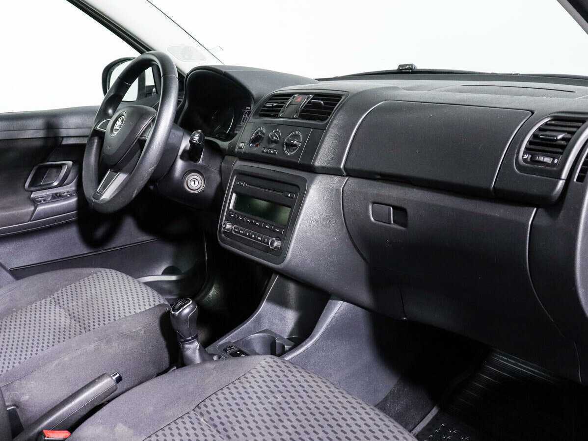 Купить Skoda Fabia с пробегом. Фото: #8