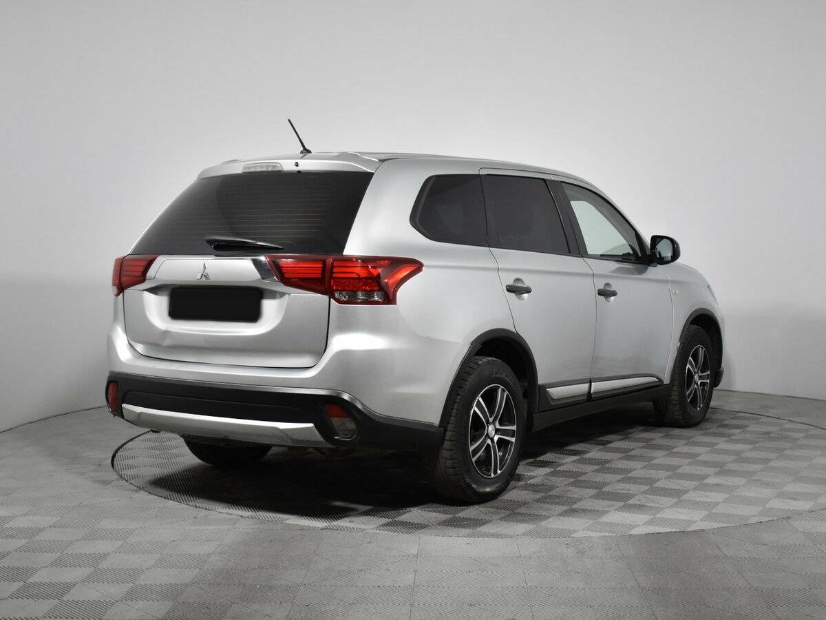 Купить Mitsubishi Outlander с пробегом. Фото: #4