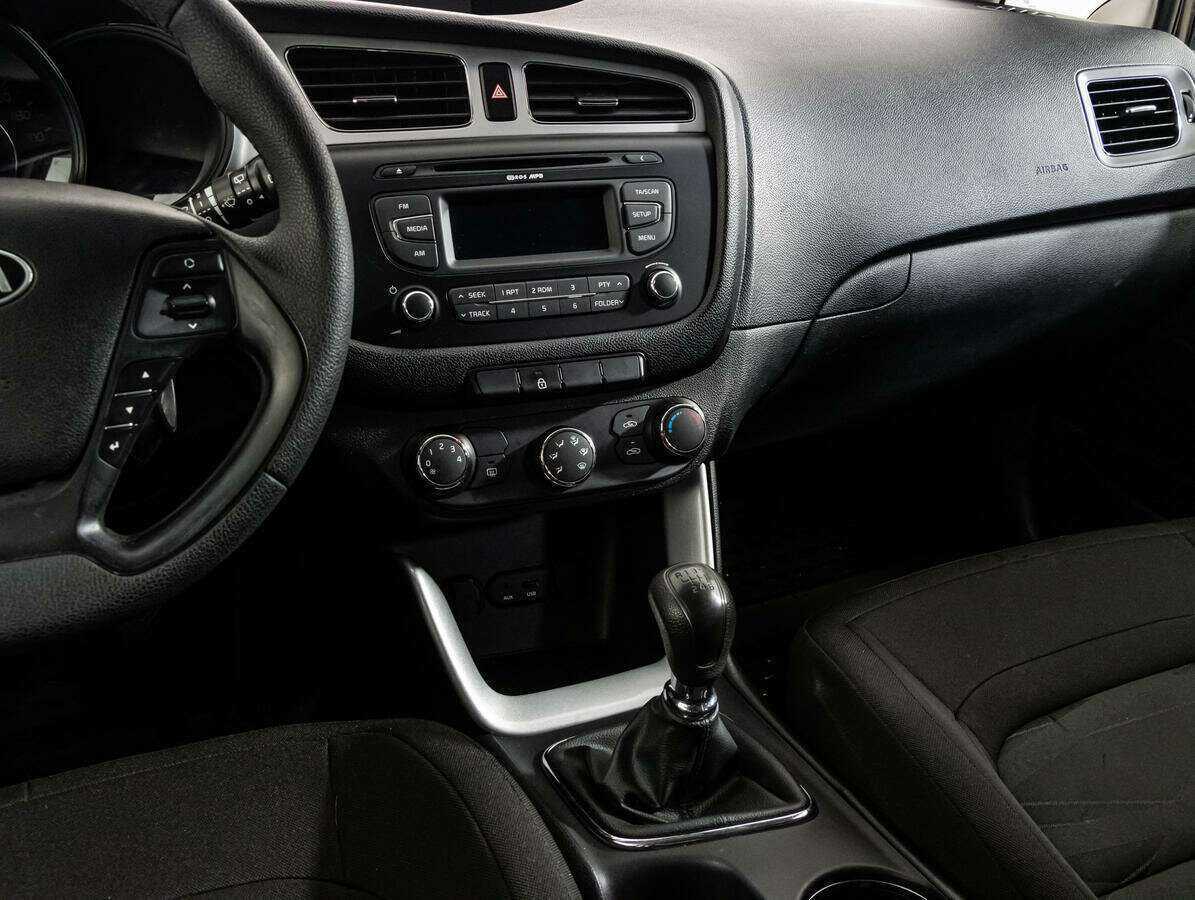 Купить Kia Ceed с пробегом. Фото: #12