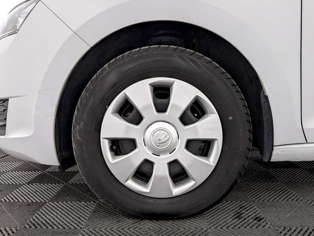 Купить Skoda Rapid с пробегом. Фото: #17