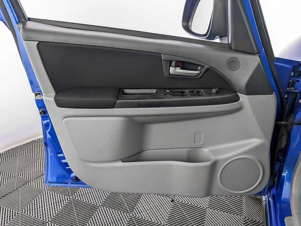 Купить Suzuki SX4 с пробегом. Фото: #14