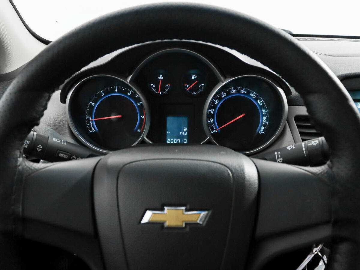 Купить Chevrolet Cruze с пробегом. Фото: #14