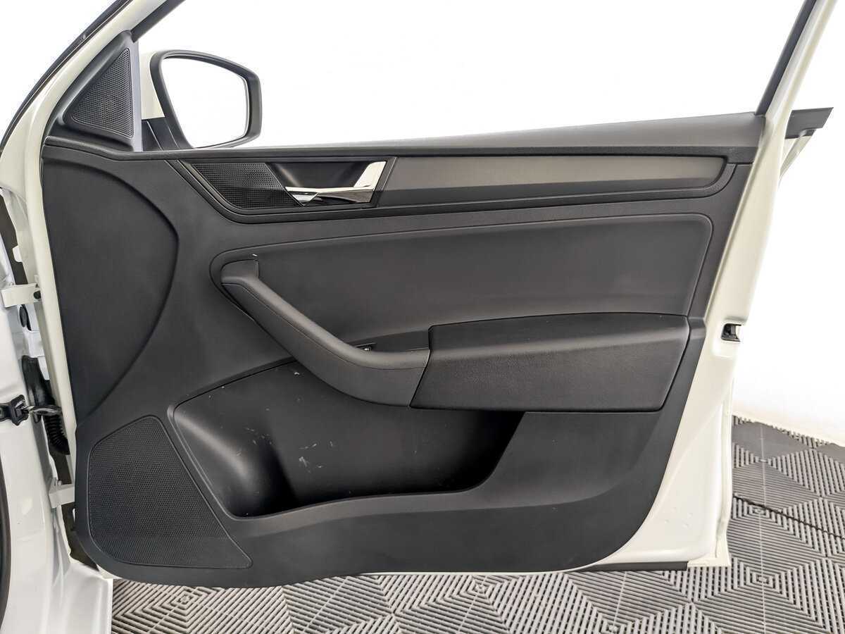 Купить Skoda Rapid с пробегом. Фото: #23