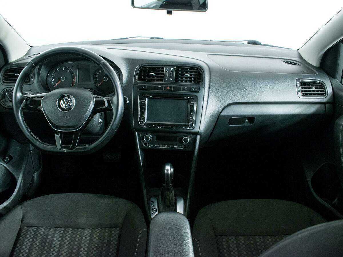 Купить Volkswagen Polo с пробегом. Фото: #11