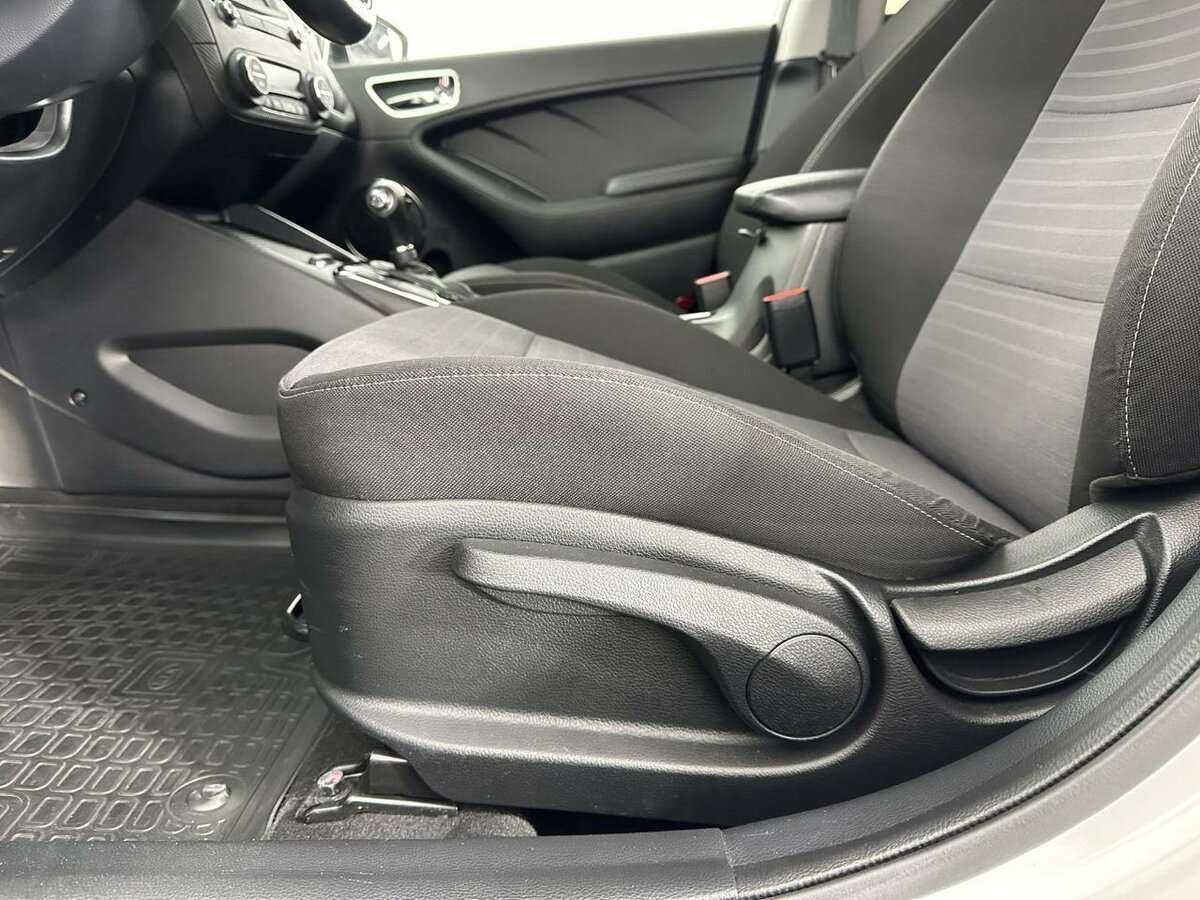 Купить Kia Cerato с пробегом. Фото: #9