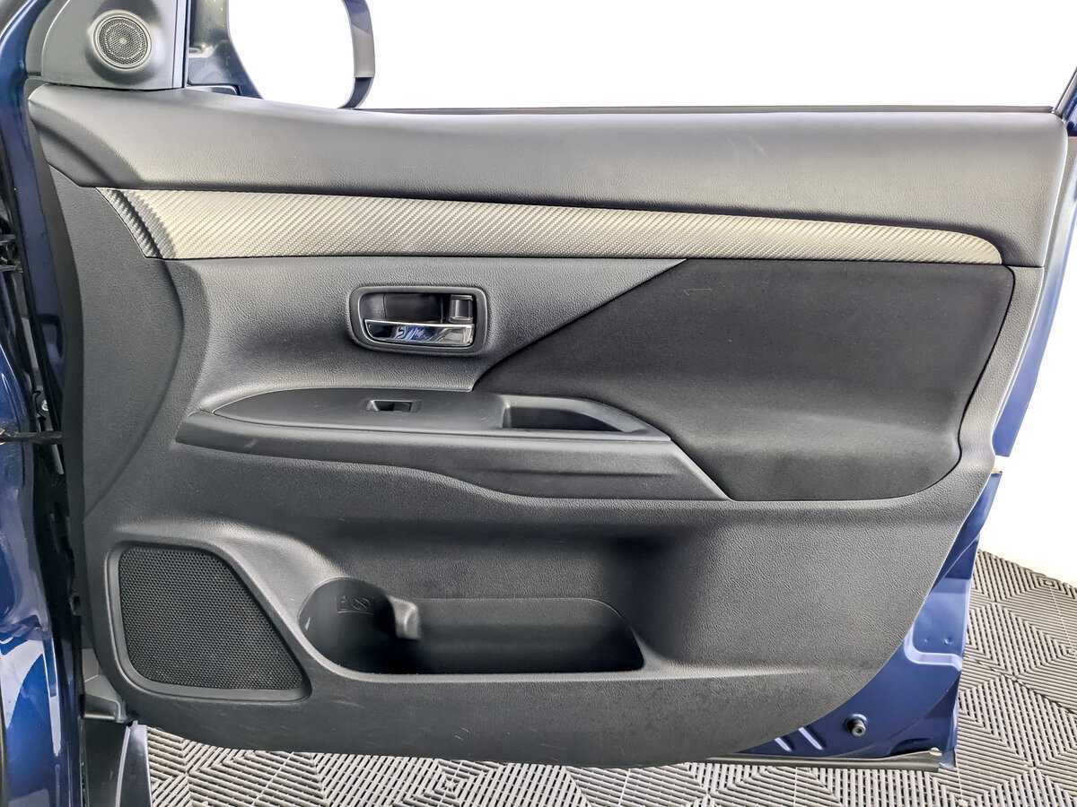 Купить Mitsubishi Outlander с пробегом. Фото: #19