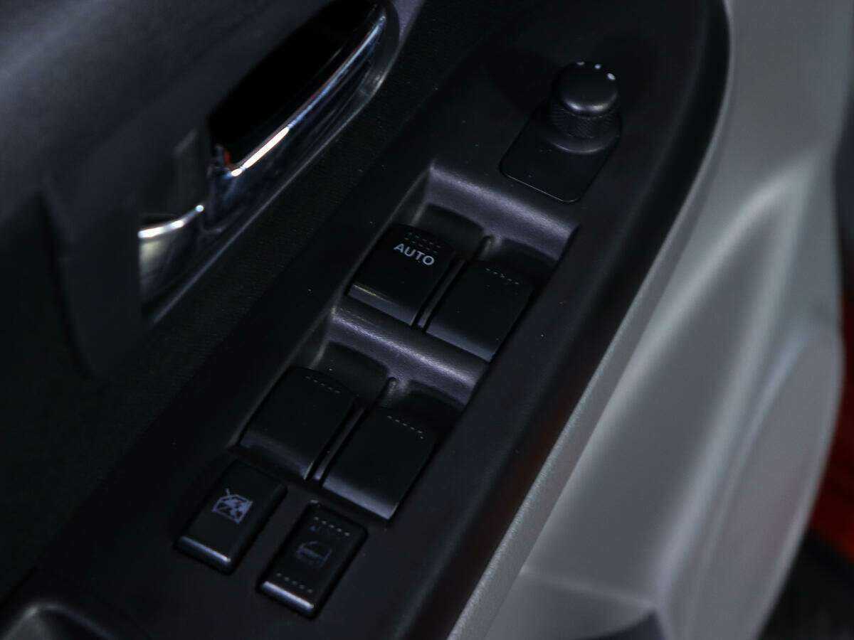 Купить Suzuki SX4 с пробегом. Фото: #12