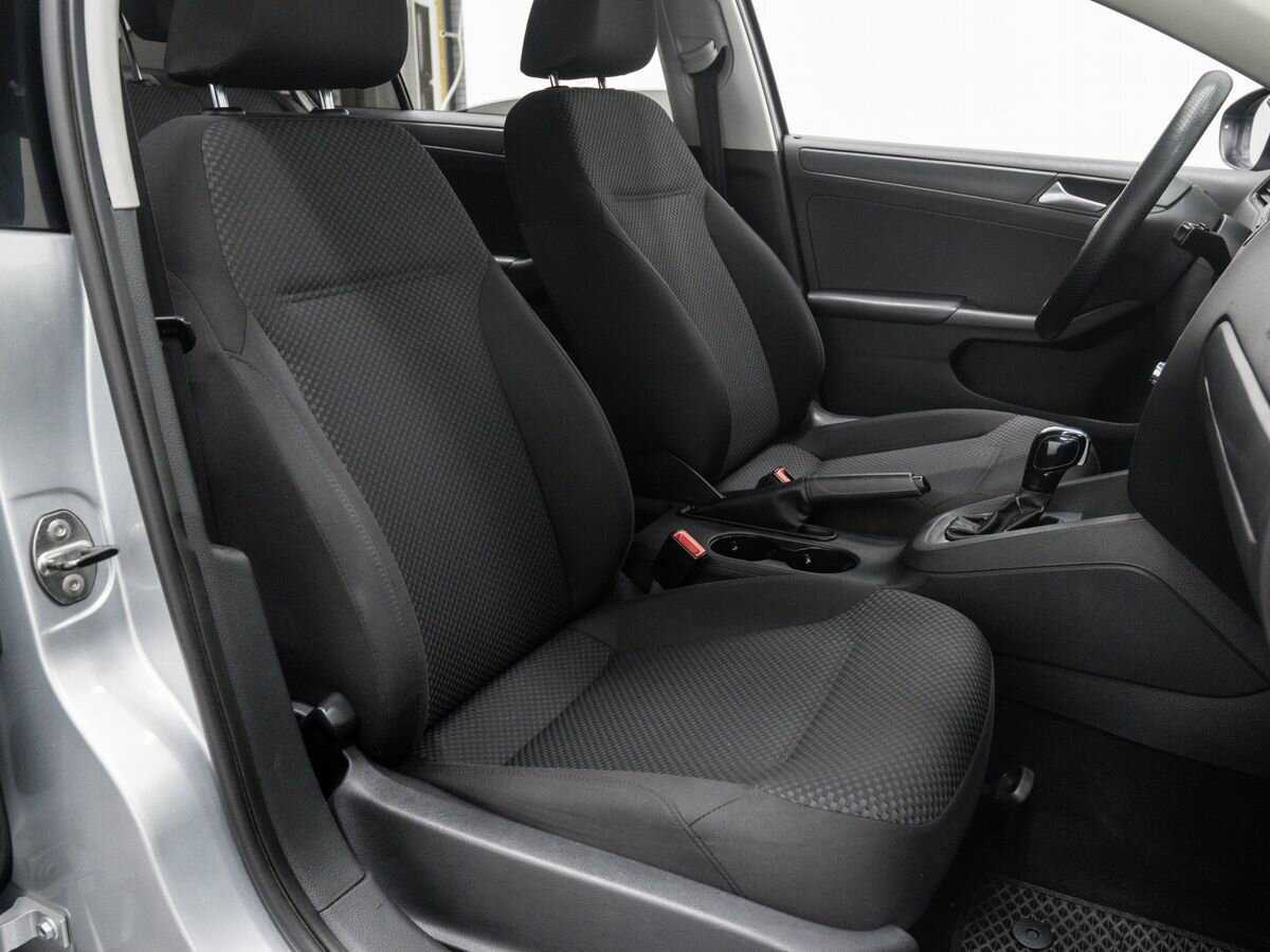 Купить Volkswagen Jetta с пробегом. Фото: #8