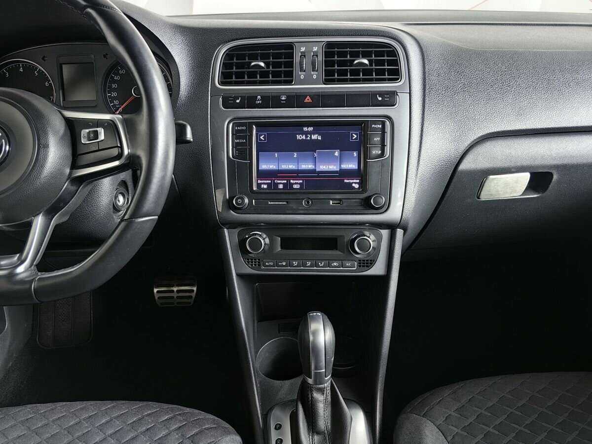 Купить Volkswagen Polo с пробегом. Фото: #10
