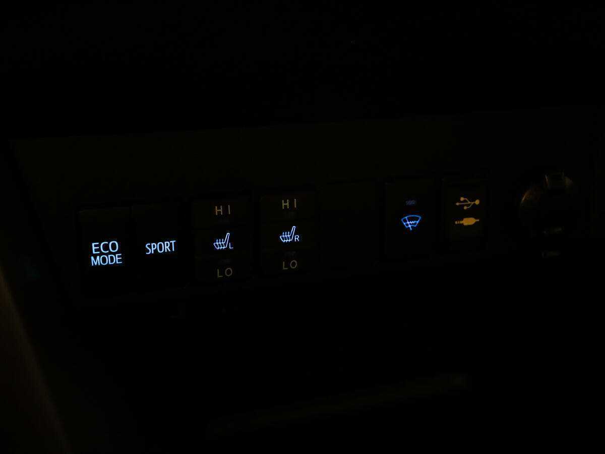 Купить Toyota RAV4 с пробегом. Фото: #15