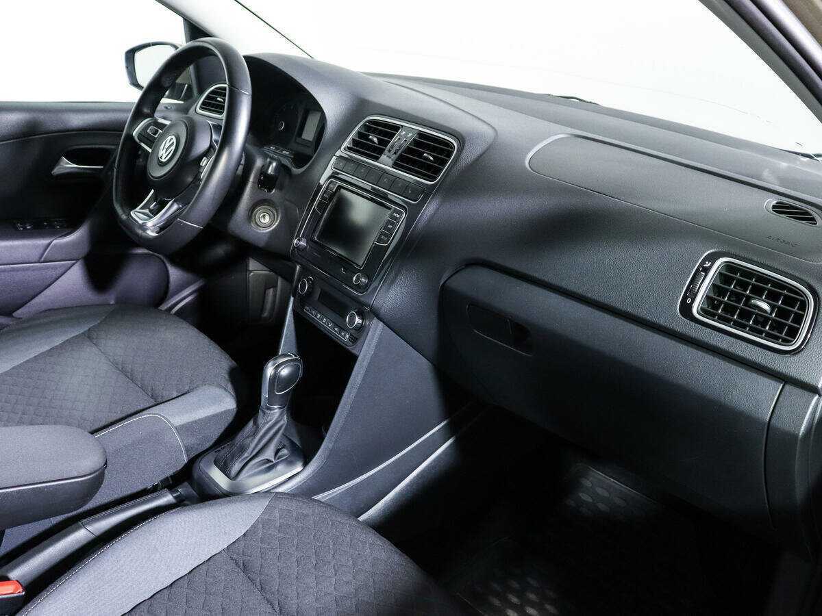 Купить Volkswagen Polo с пробегом. Фото: #8