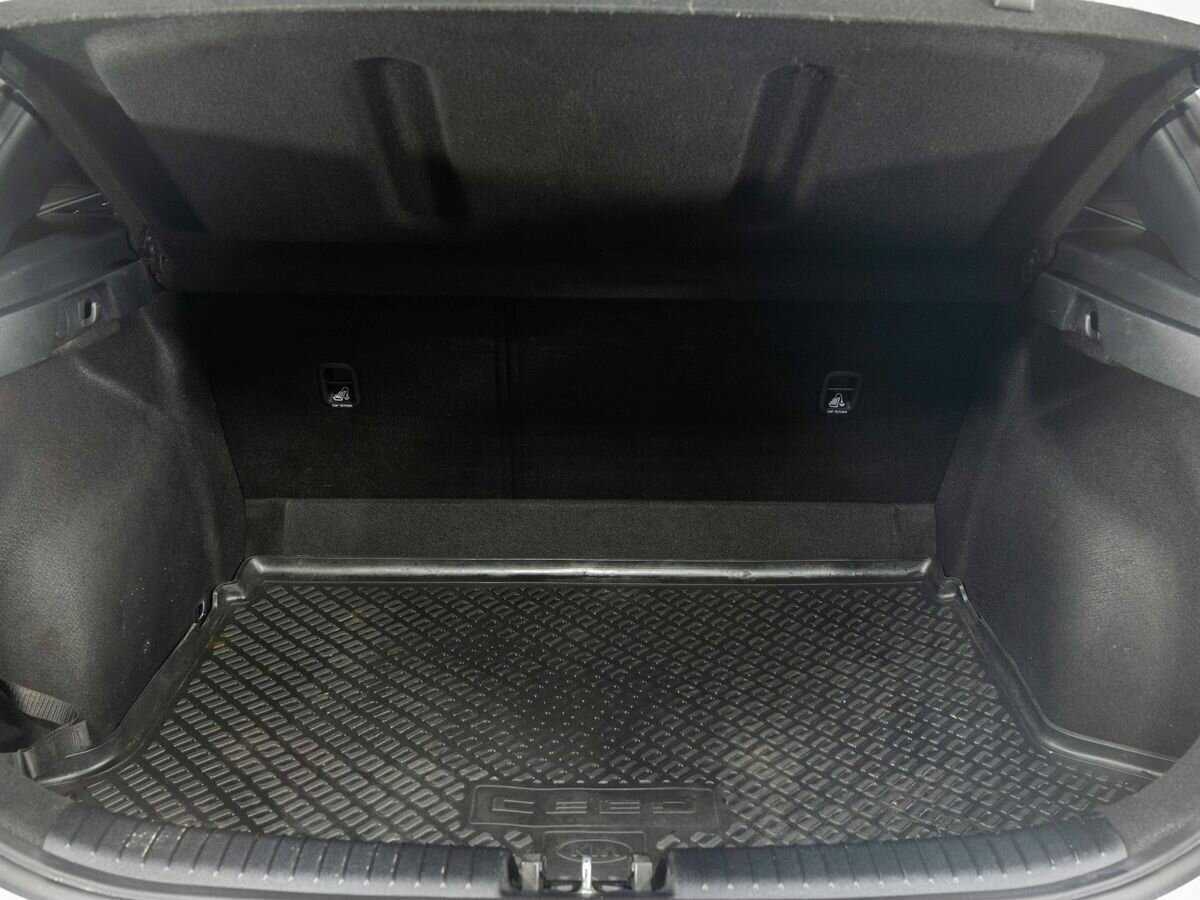 Купить Kia Ceed с пробегом. Фото: #23