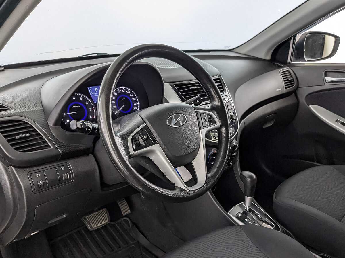 Купить Hyundai Solaris с пробегом. Фото: #10