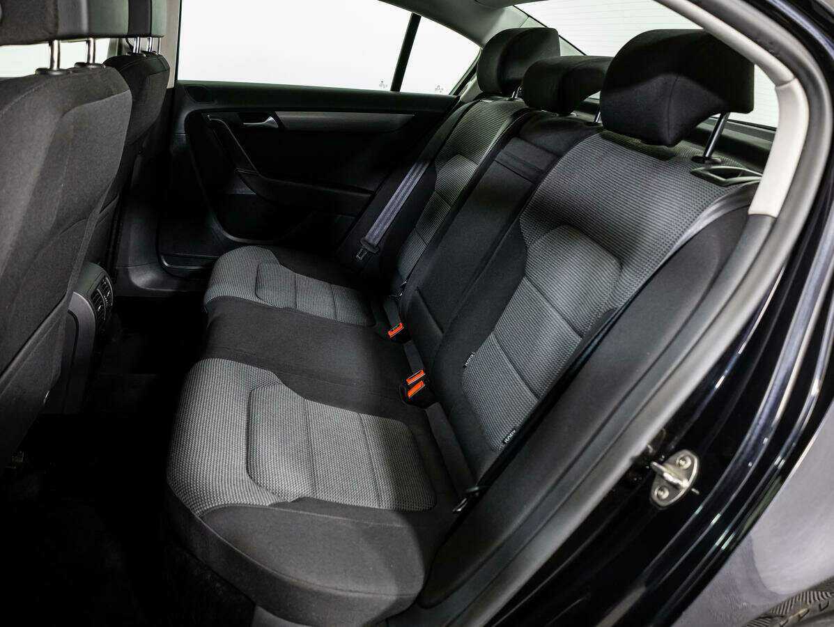 Купить Volkswagen Passat с пробегом. Фото: #9