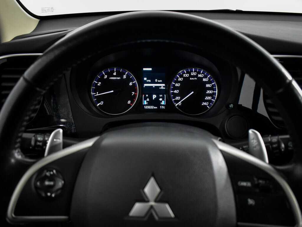 Купить Mitsubishi Outlander с пробегом. Фото: #18