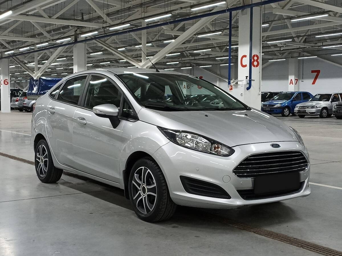 Купить Ford Fiesta с пробегом. Фото: #2
