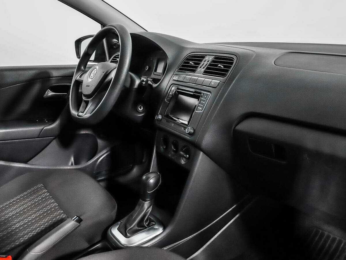 Купить Volkswagen Polo с пробегом. Фото: #10