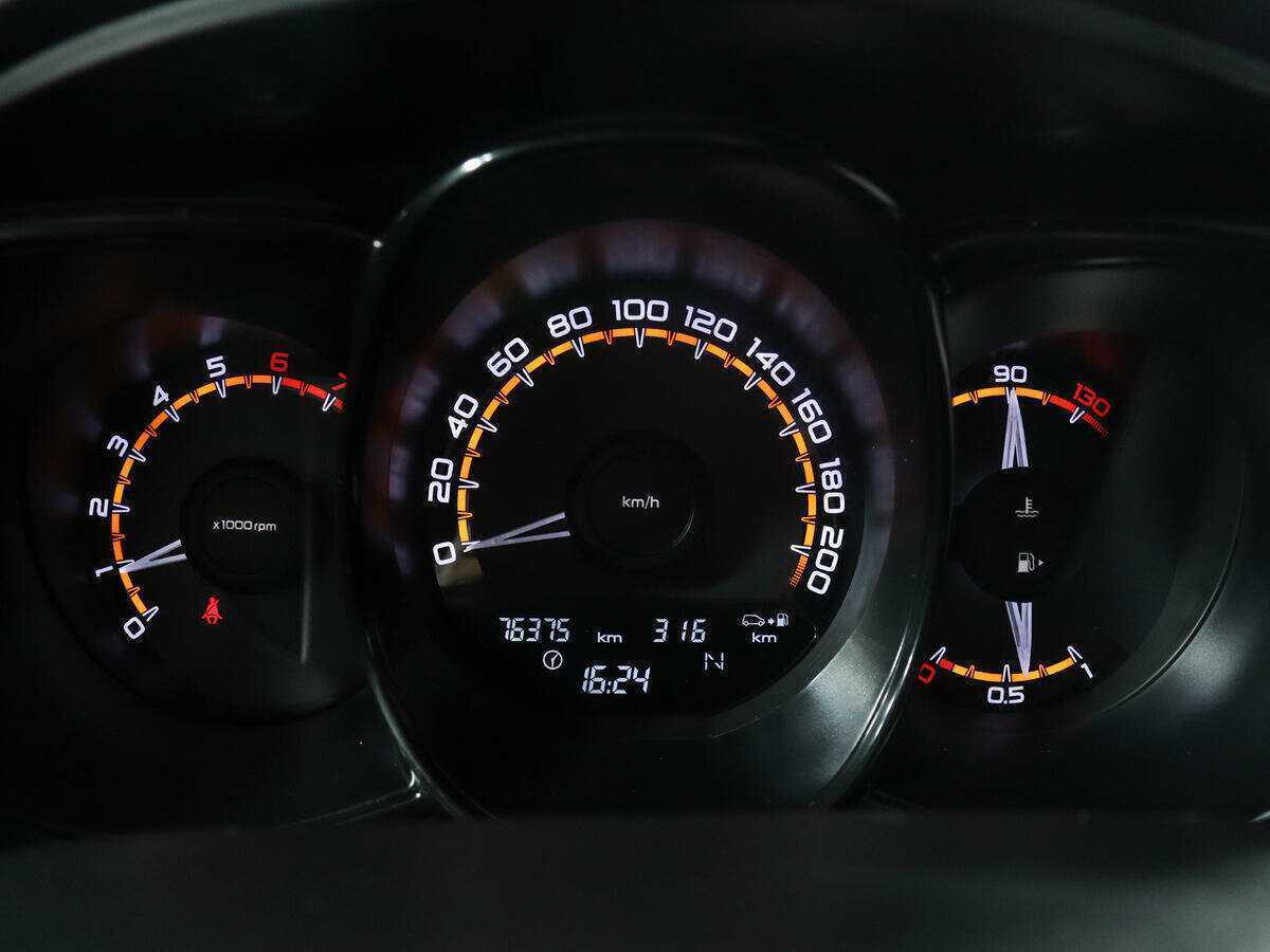 Купить Lada (ВАЗ) Vesta с пробегом. Фото: #8