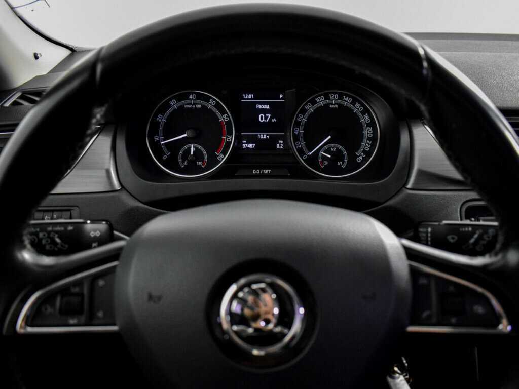 Купить Skoda Rapid с пробегом. Фото: #15