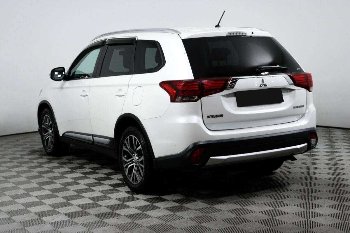 Купить Mitsubishi Outlander с пробегом. Фото: #6