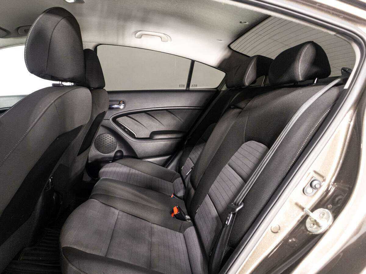 Купить Kia Cerato с пробегом. Фото: #9