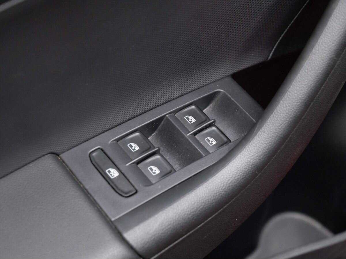 Купить Skoda Rapid с пробегом. Фото: #15