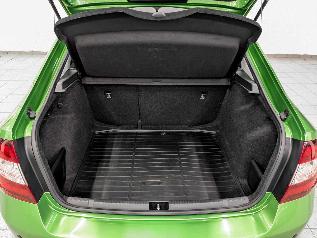 Купить Skoda Rapid с пробегом. Фото: #9