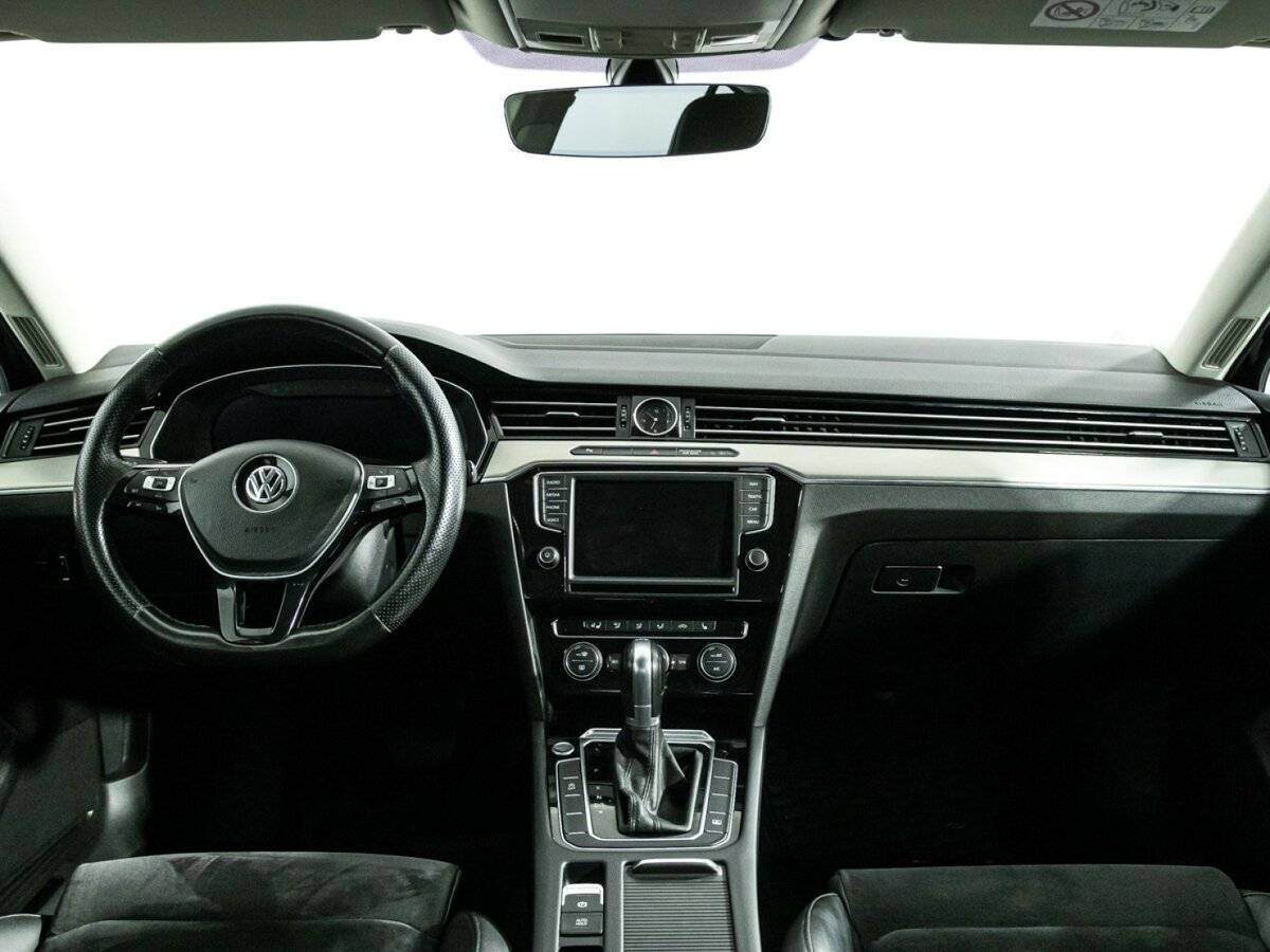 Купить Volkswagen Passat с пробегом. Фото: #12
