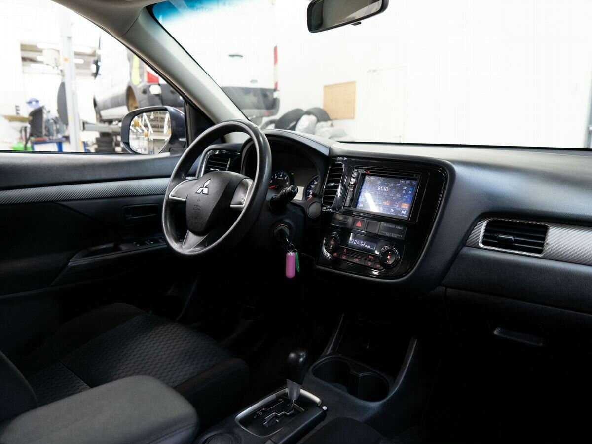 Купить Mitsubishi Outlander с пробегом. Фото: #17
