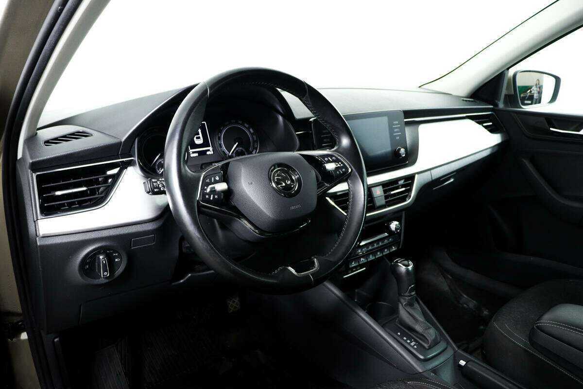 Купить Skoda Rapid с пробегом. Фото: #11