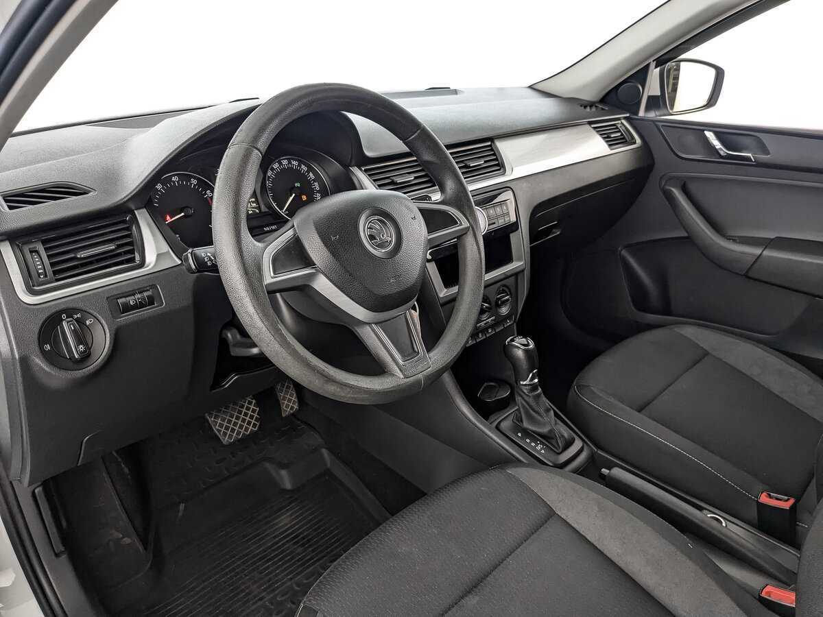 Купить Skoda Rapid с пробегом. Фото: #10