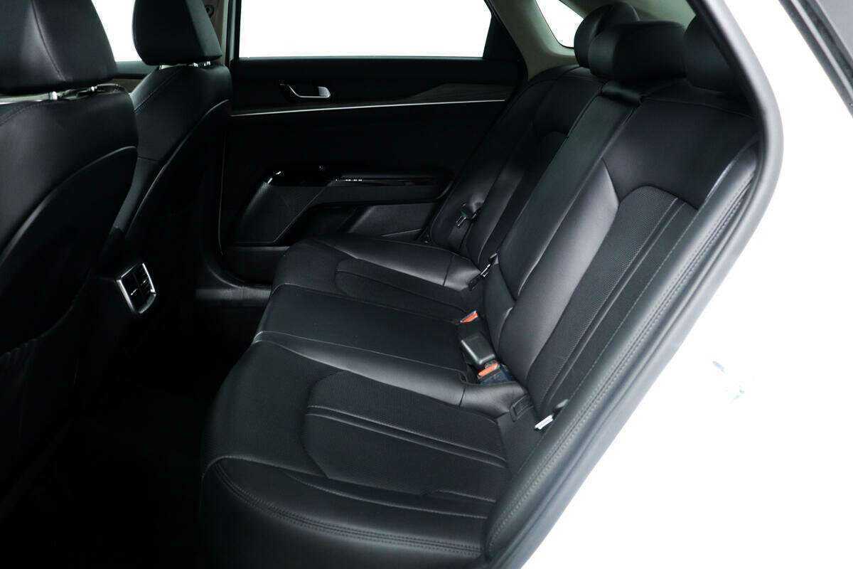 Купить Kia K5 с пробегом. Фото: #11