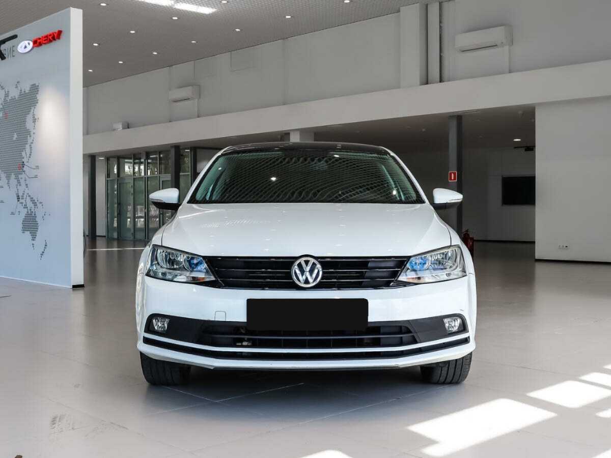 Купить Volkswagen Jetta с пробегом. Фото: #1