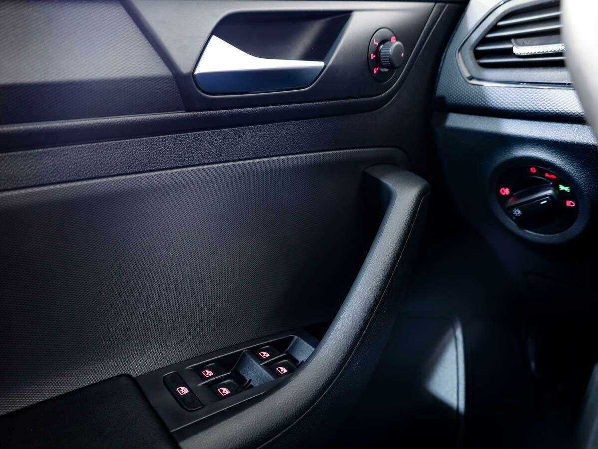 Купить Volkswagen Polo с пробегом. Фото: #12