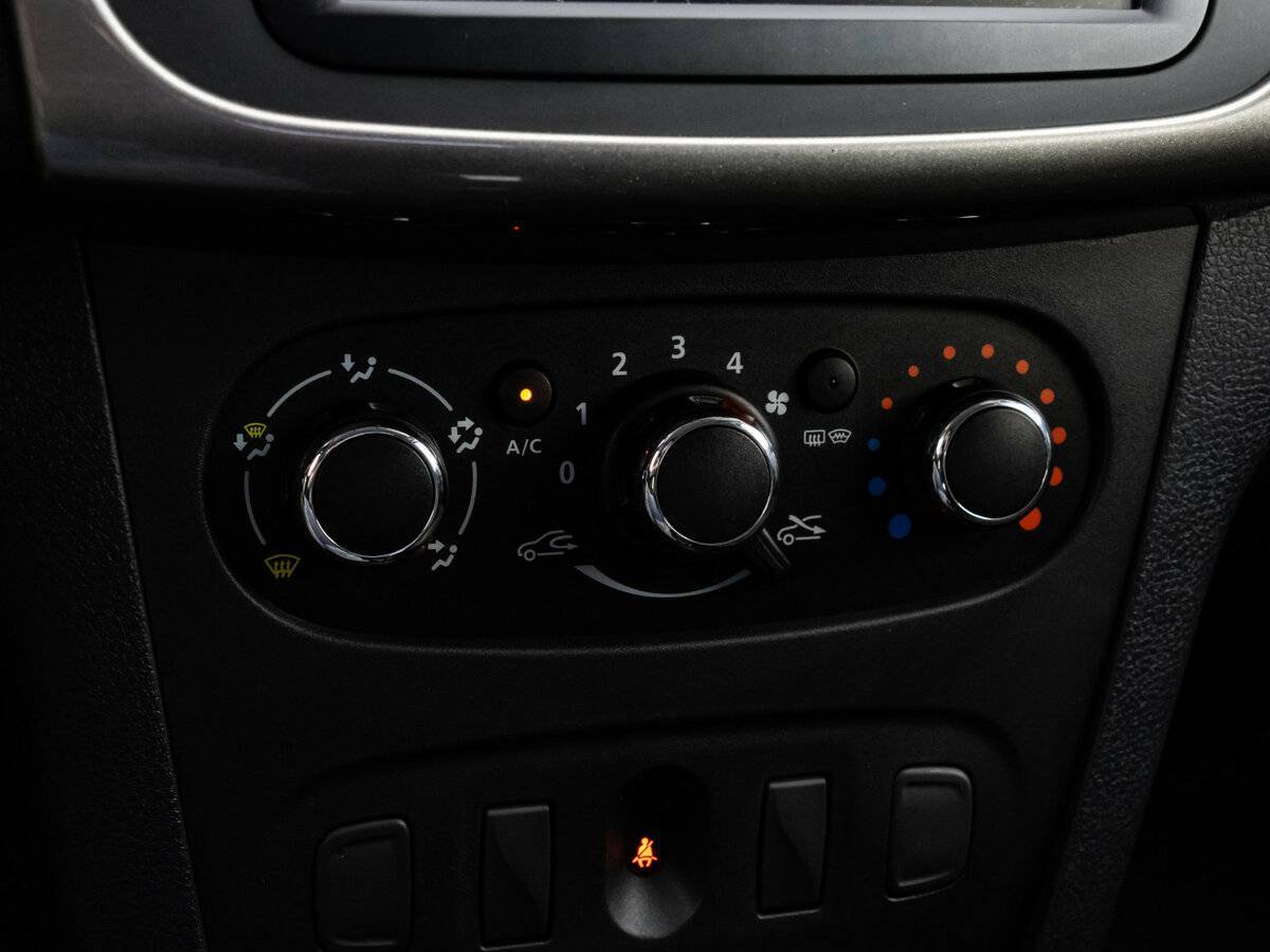 Купить Renault Sandero с пробегом. Фото: #12
