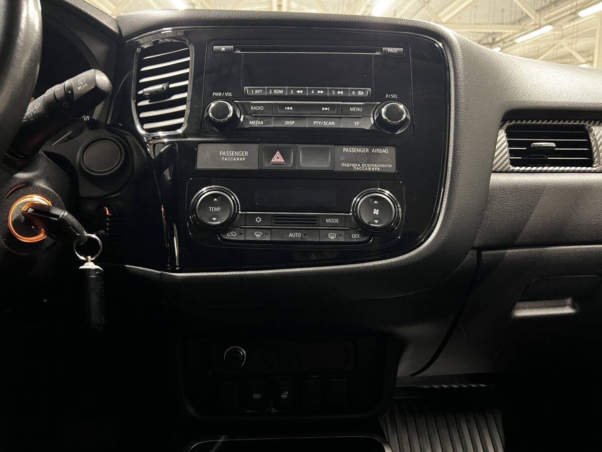 Купить Mitsubishi Outlander с пробегом. Фото: #14