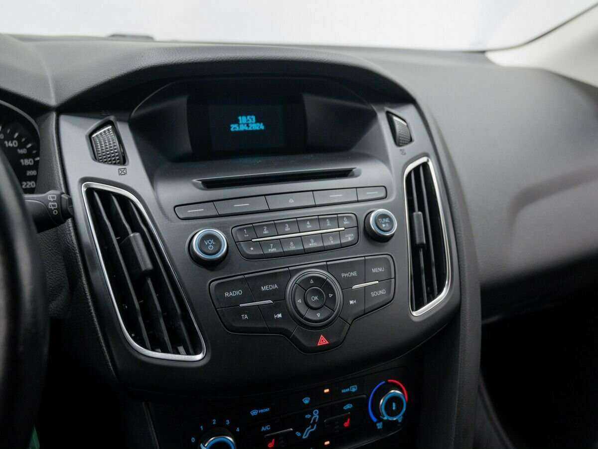 Купить Ford Focus с пробегом. Фото: #18