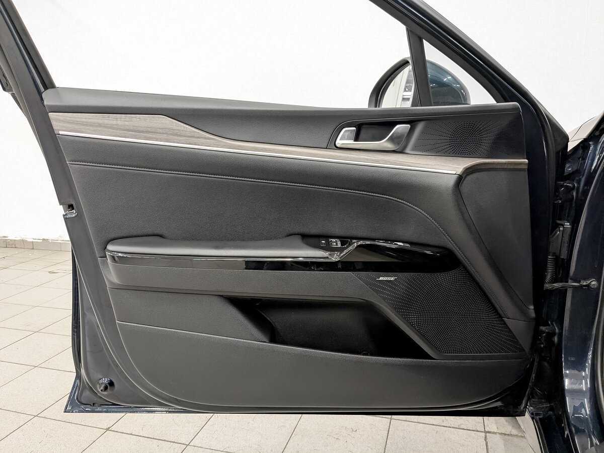 Купить Kia K5 с пробегом. Фото: #17