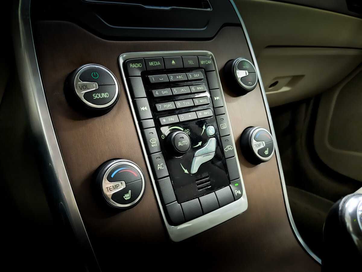 Купить Volvo S80 с пробегом. Фото: #25