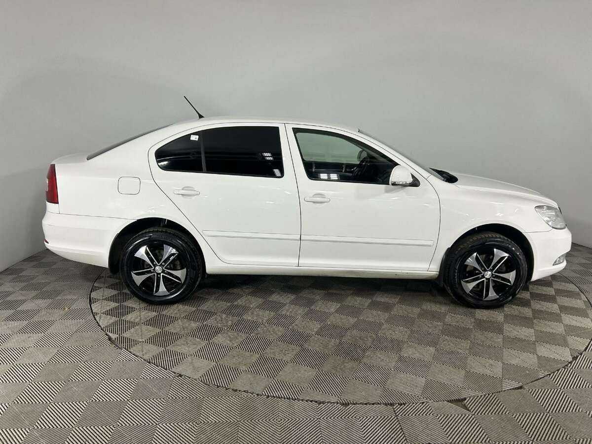 Купить Skoda Octavia с пробегом. Фото: #3