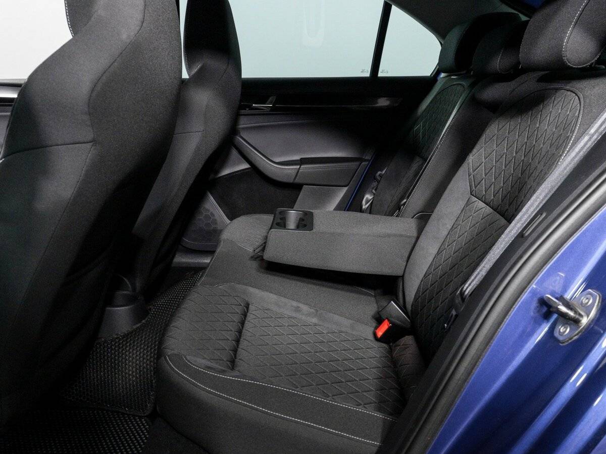 Купить Skoda Rapid с пробегом. Фото: #9