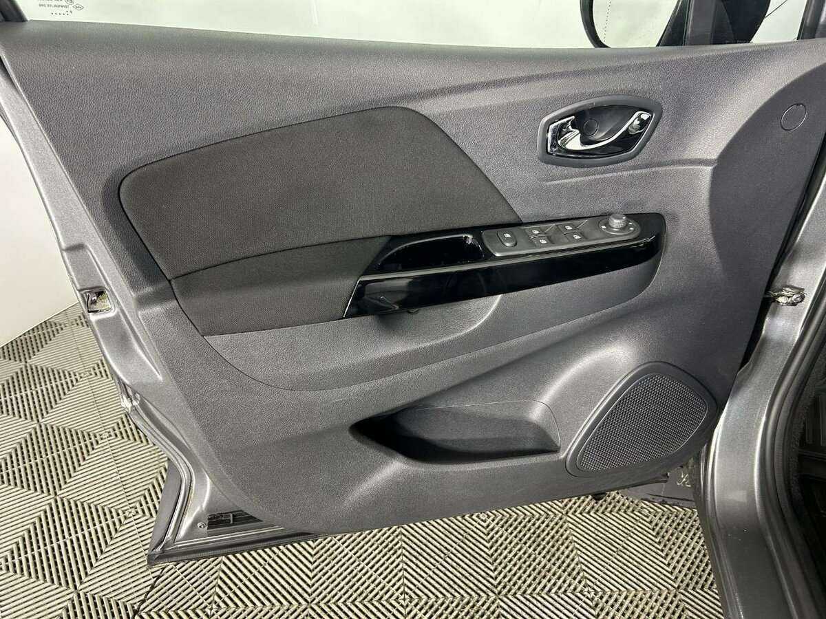 Купить Renault Kaptur с пробегом. Фото: #7