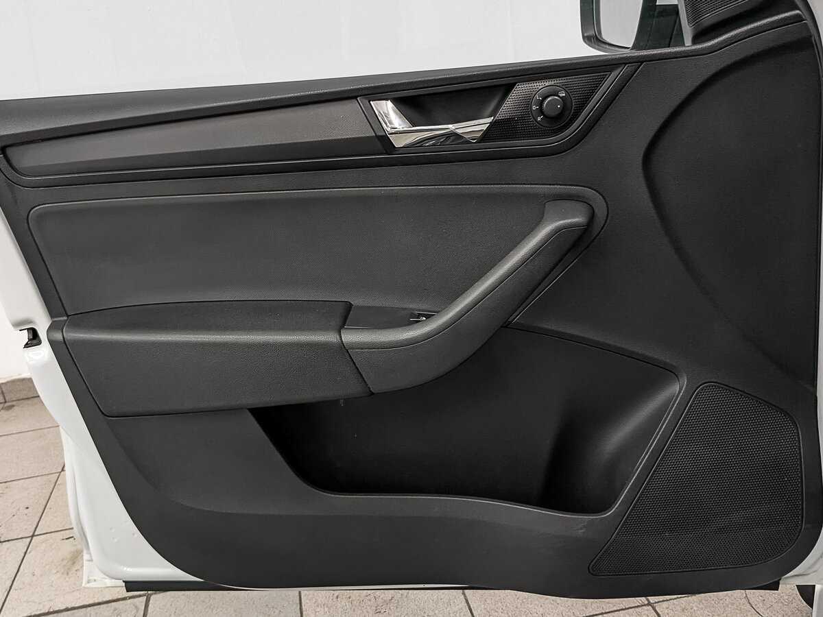 Купить Skoda Rapid с пробегом. Фото: #18
