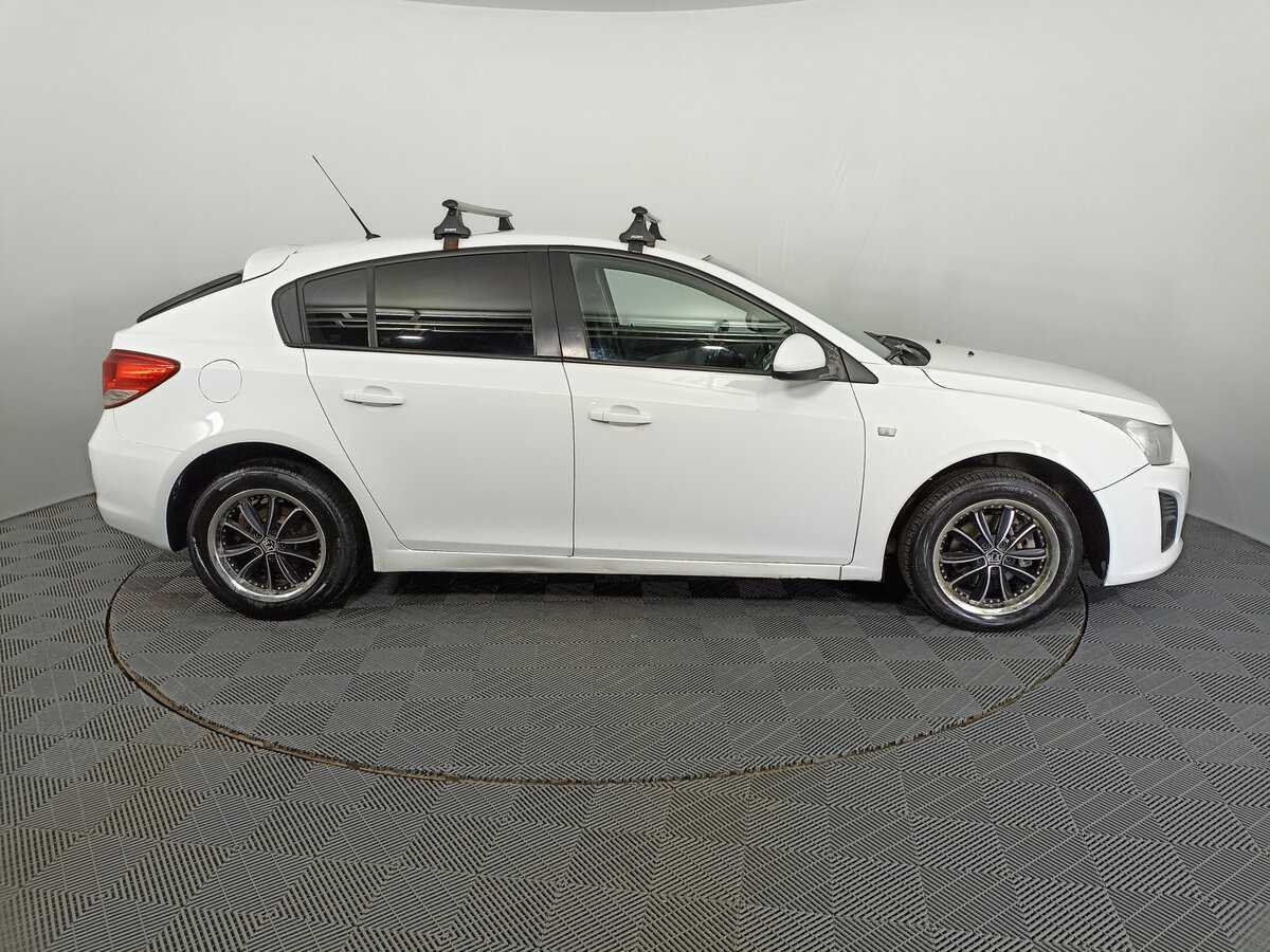 Купить Chevrolet Cruze с пробегом. Фото: #3