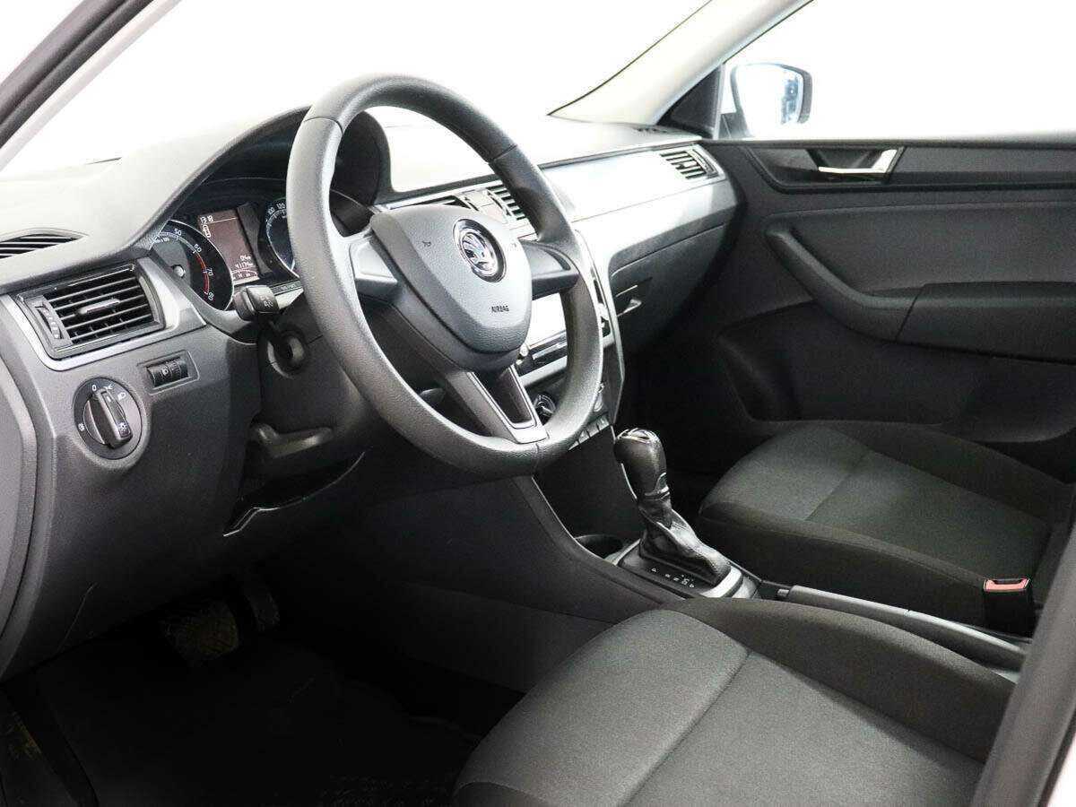 Купить Skoda Rapid с пробегом. Фото: #7