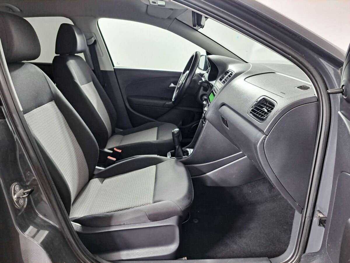Купить Volkswagen Polo с пробегом. Фото: #10