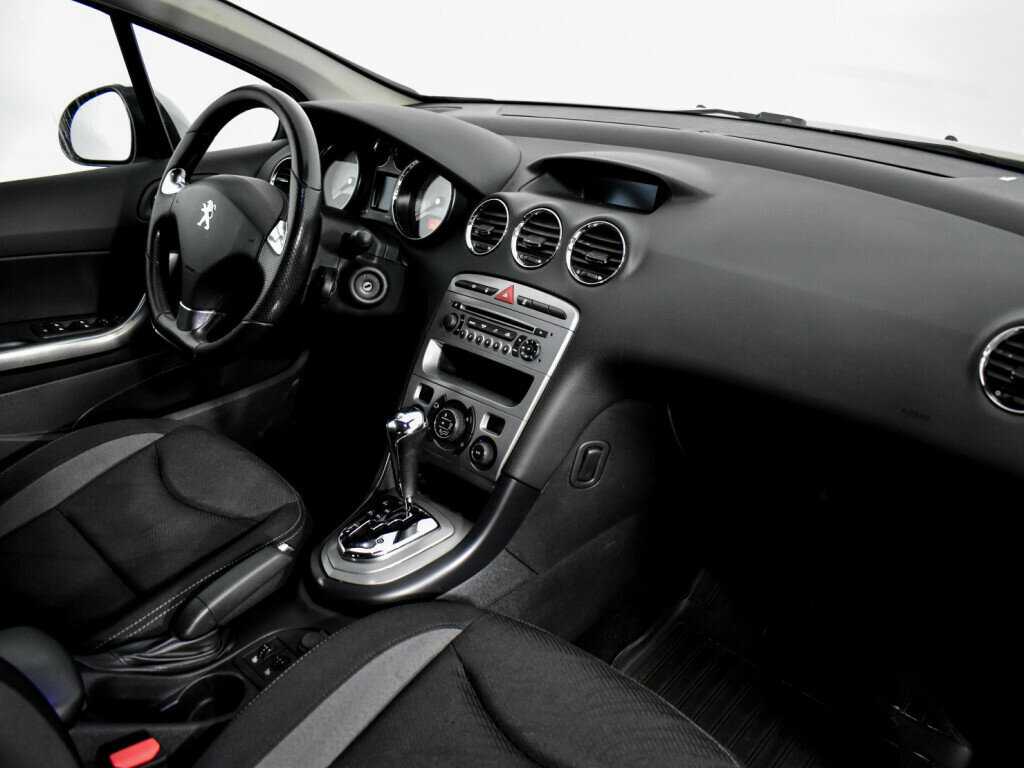 Купить Peugeot 408 с пробегом. Фото: #11