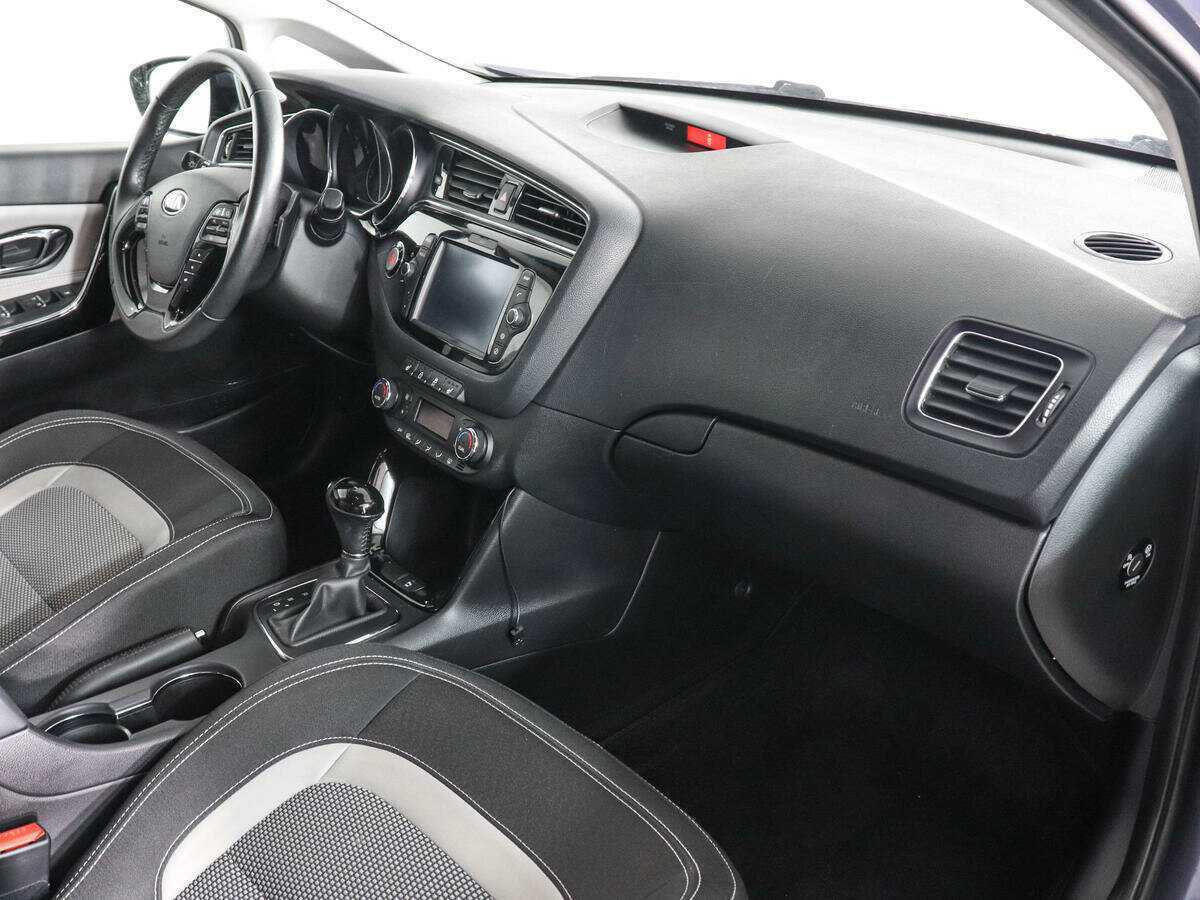 Купить Kia Ceed с пробегом. Фото: #9