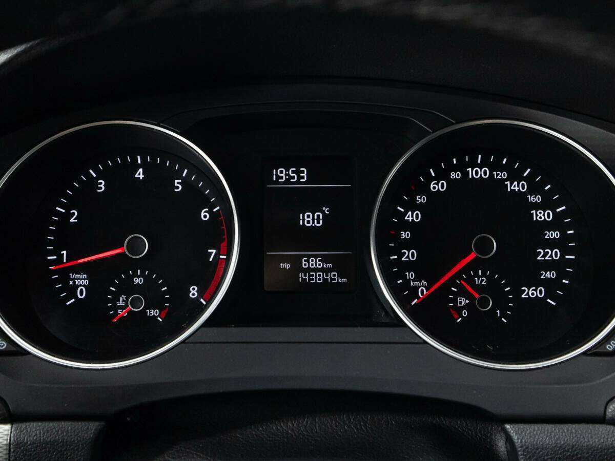 Купить Volkswagen Jetta с пробегом. Фото: #11